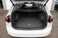 Volkswagen Passat 110kW thumbnail