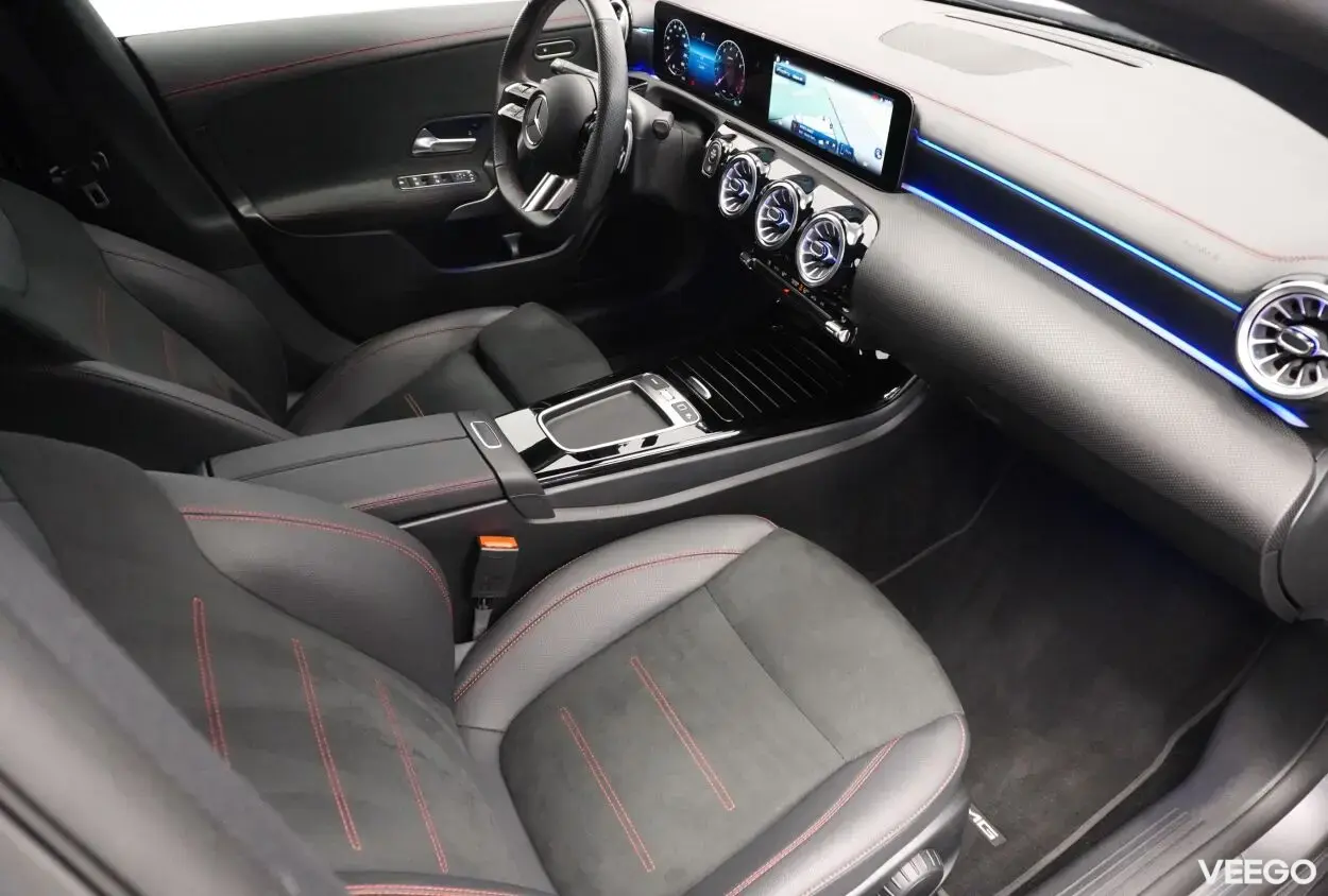 Mercedes-Benz CLA180 Coupe AMG Line 1.3 100kW