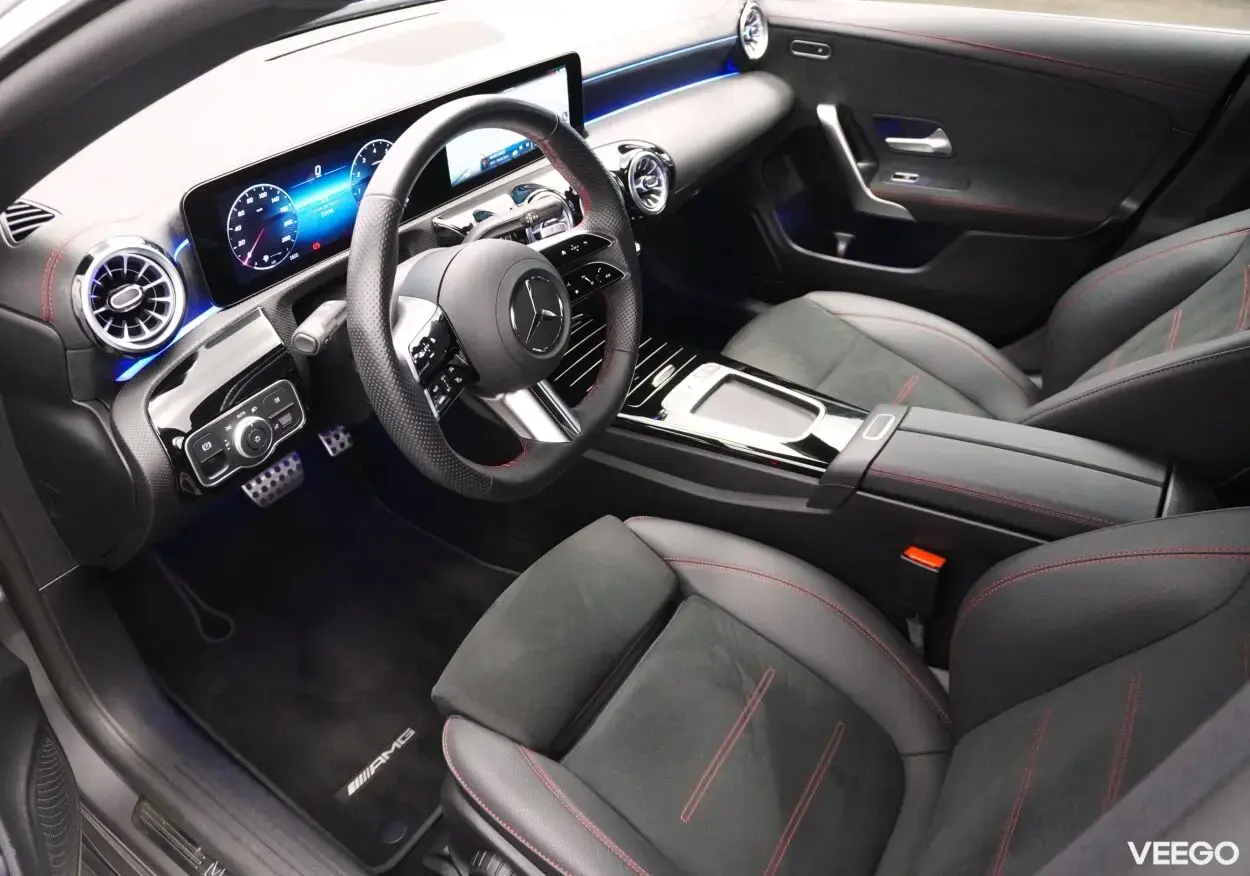 Mercedes-Benz CLA180 Coupe AMG Line 1.3 100kW