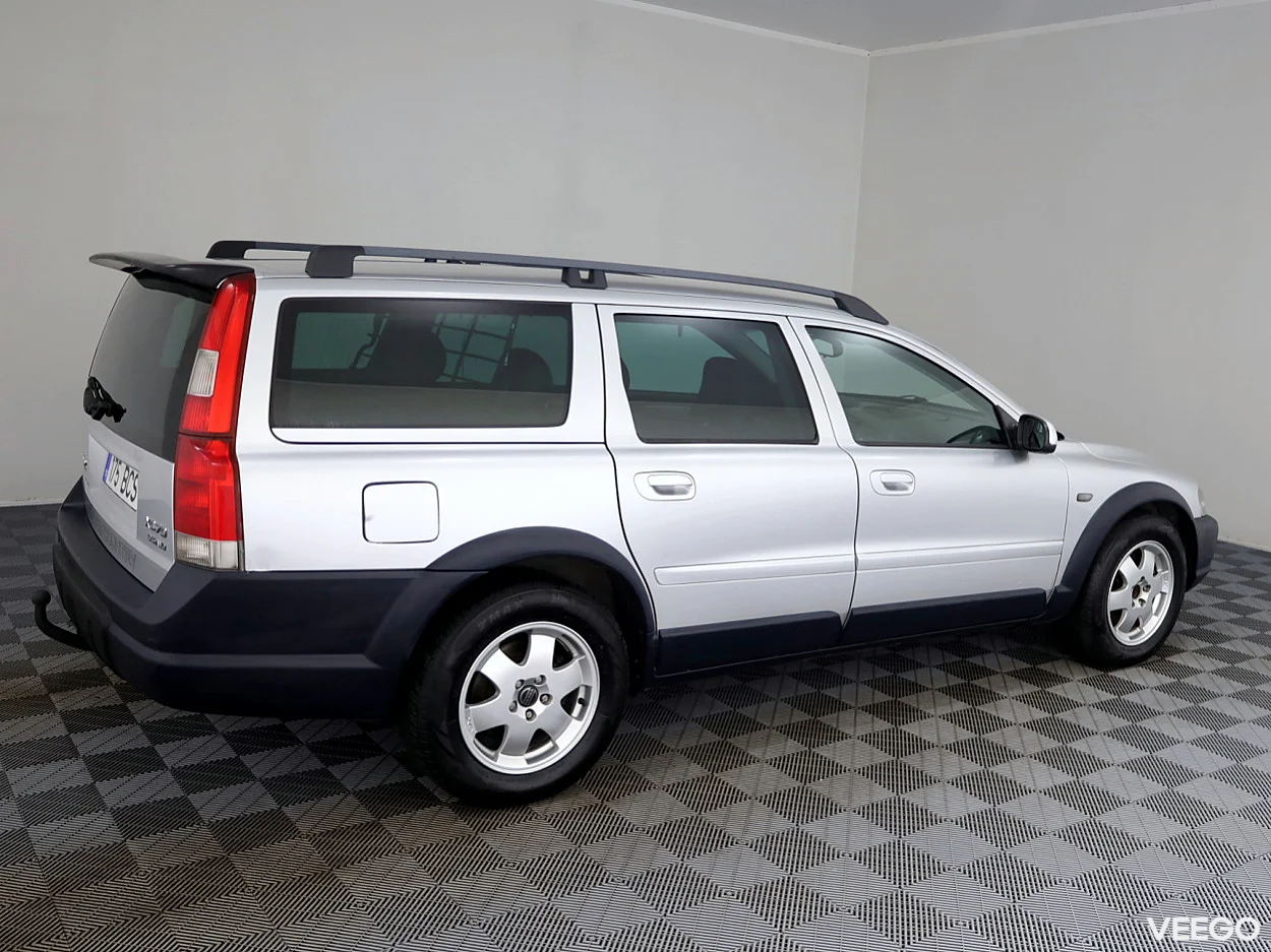Volvo XC70 2.4 121kW