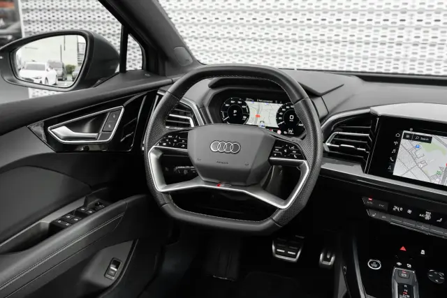 Image of Audi Q4 e-tron 220kW