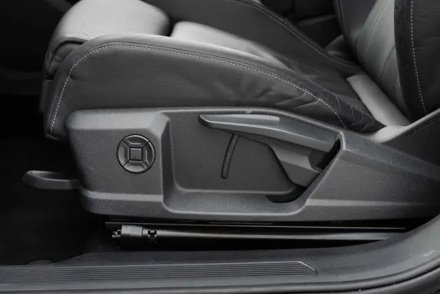 Image of Audi Q4 e-tron 220kW