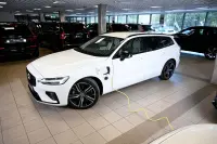 Volvo V60 Plug In Hybrid R-DESIGN RECHARGE EXPRESSION INTELLI SAFE MY21 2 251kW thumbnail
