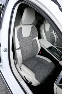 Volvo V60 Plug In Hybrid R-DESIGN RECHARGE EXPRESSION INTELLI SAFE MY21 2 251kW thumbnail