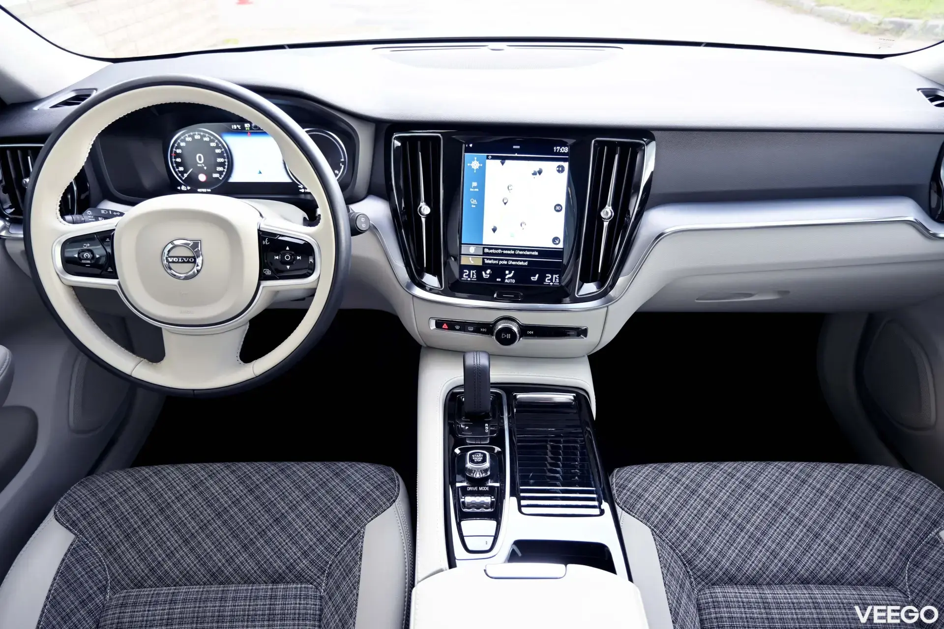Volvo V60 Plug In Hybrid R-DESIGN RECHARGE EXPRESSION INTELLI SAFE MY21 2 251kW