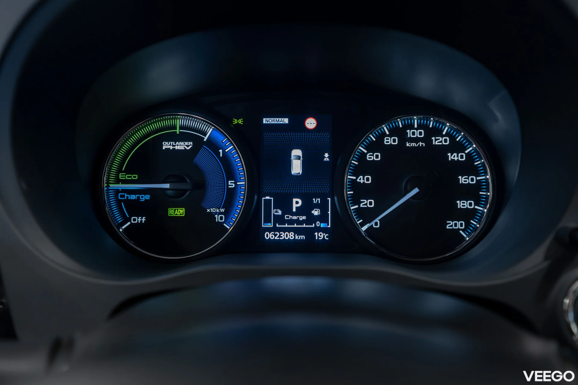Mitsubishi Outlander Pistikhübriid (bensiin / elekter) 99kW