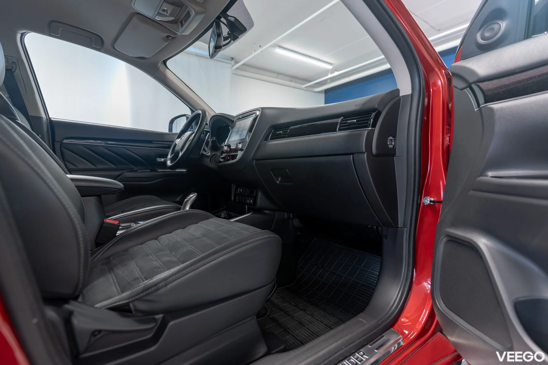 Mitsubishi Outlander Pistikhübriid (bensiin / elekter) 99kW
