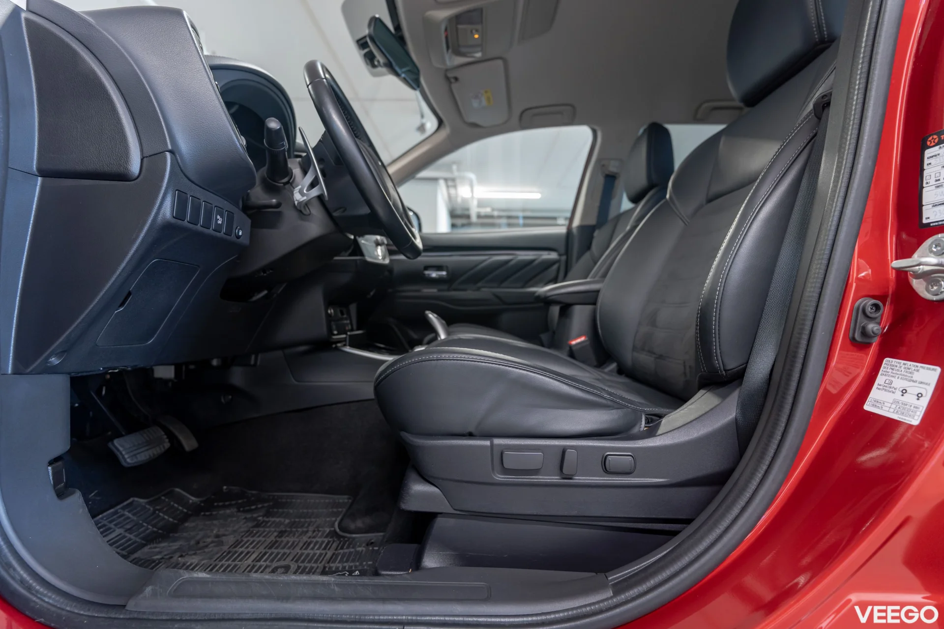 Mitsubishi Outlander Pistikhübriid (bensiin / elekter) 99kW