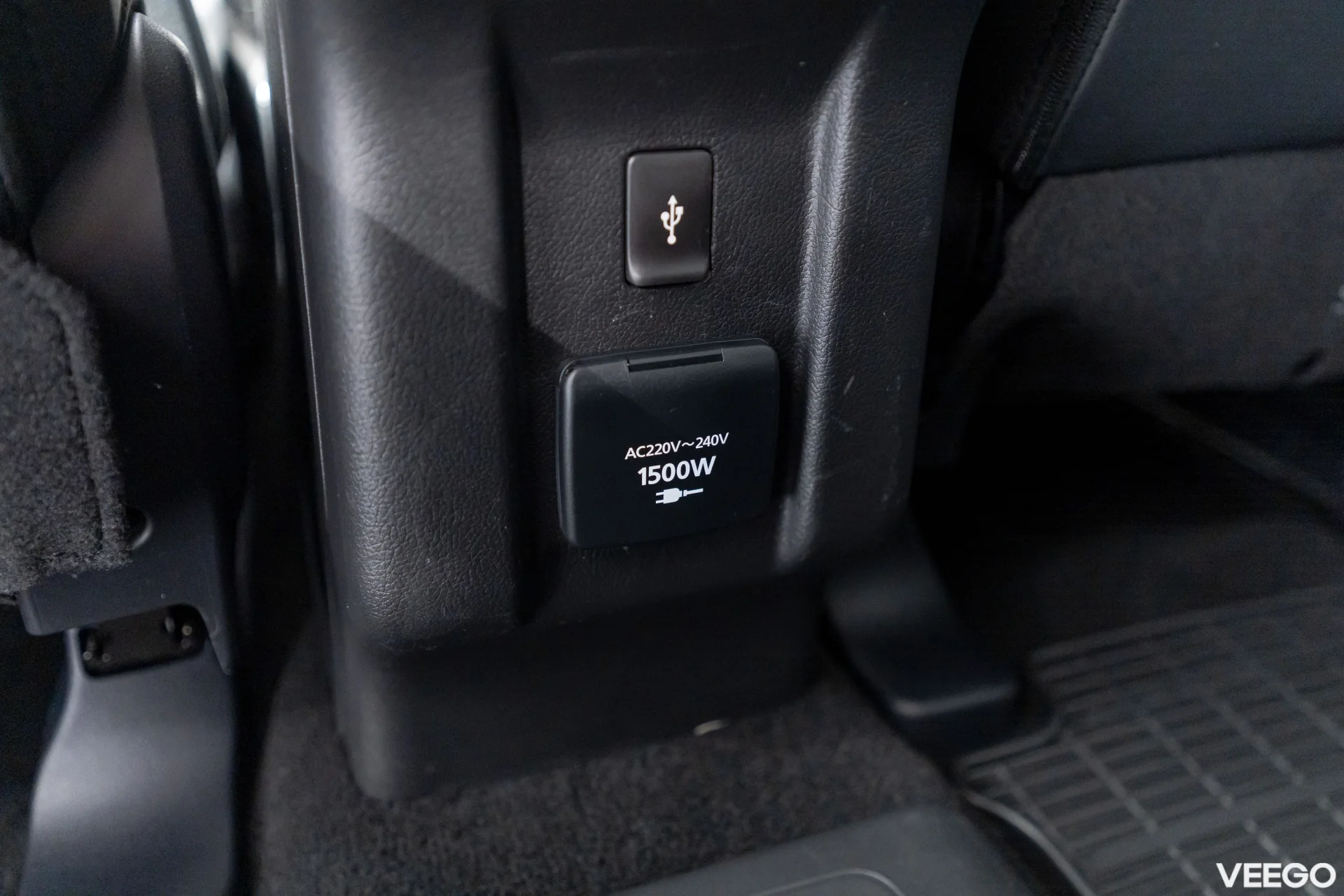 Mitsubishi Outlander Pistikhübriid (bensiin / elekter) 99kW