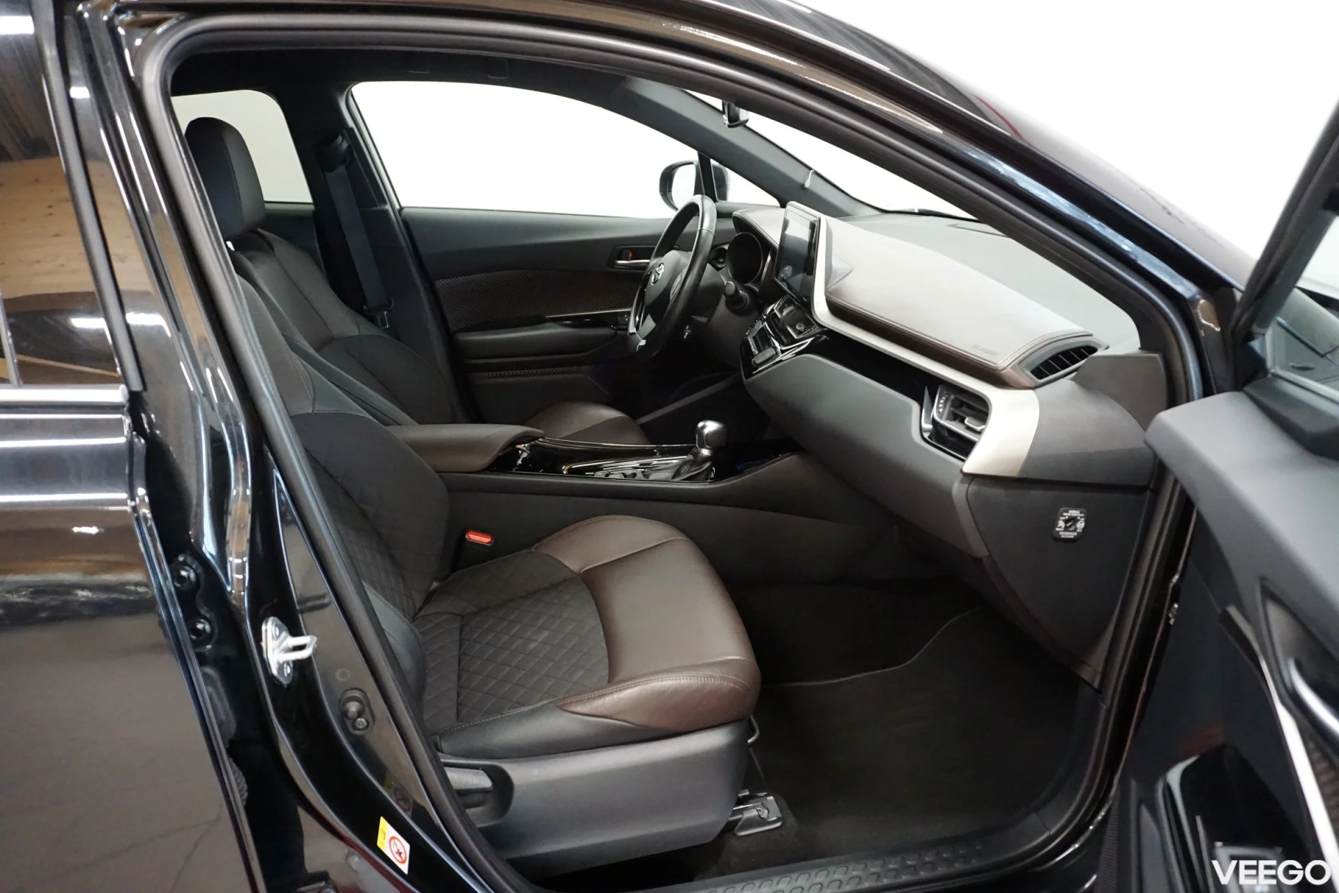 Toyota C-HR Luxury 1.8 72kW