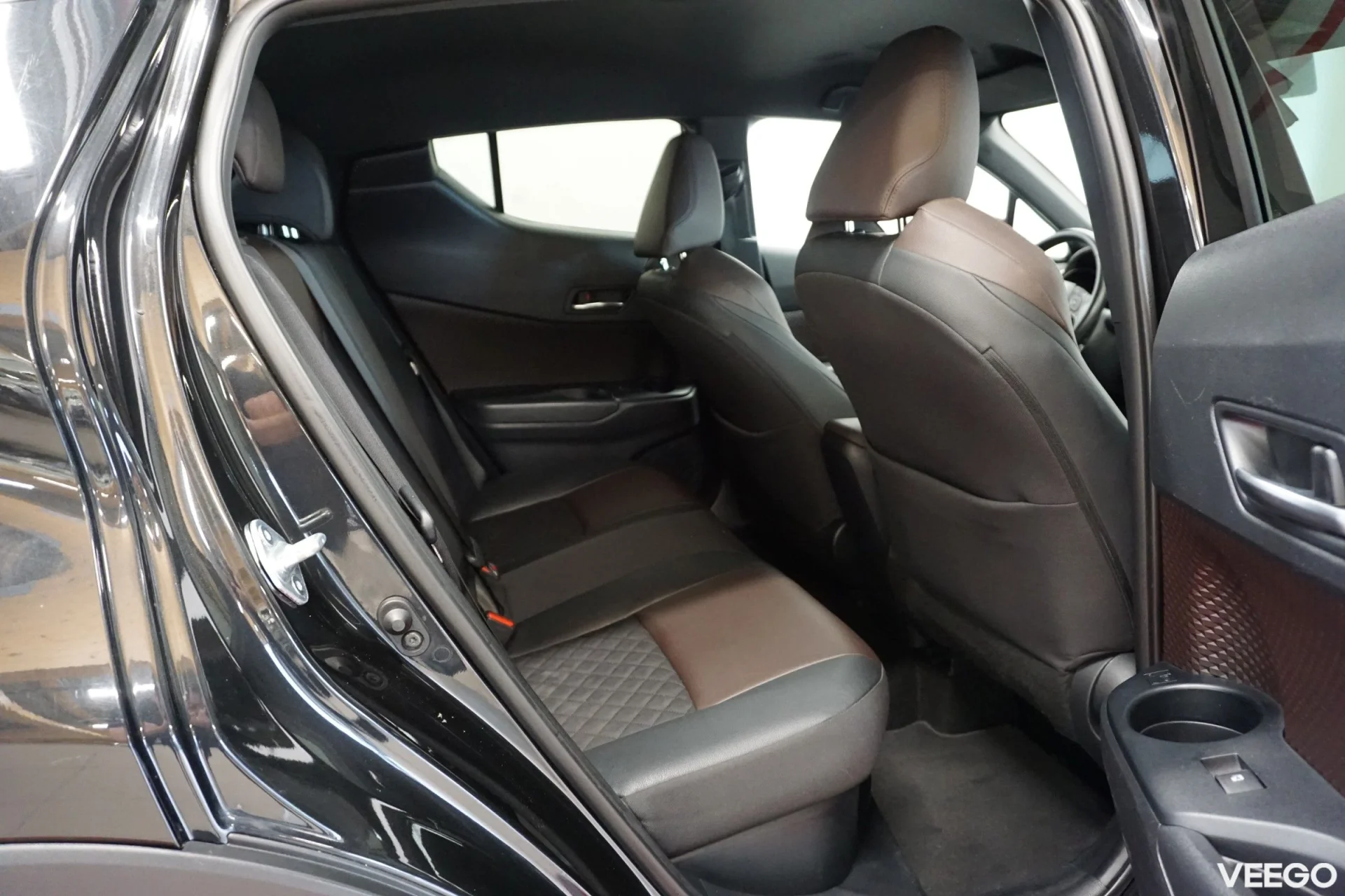Toyota C-HR Luxury 1.8 72kW