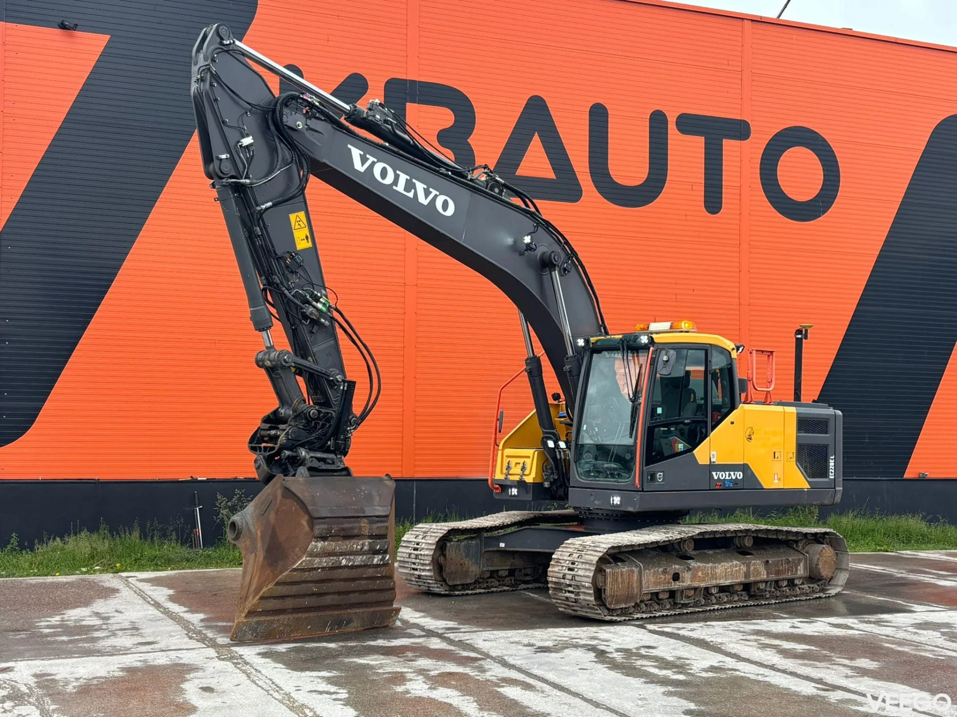 Volvo EC 220 EL 3D / TILTROTATOR / CENTRAL LUBRICATION / AC / AUXILIARY HEATER 129kW