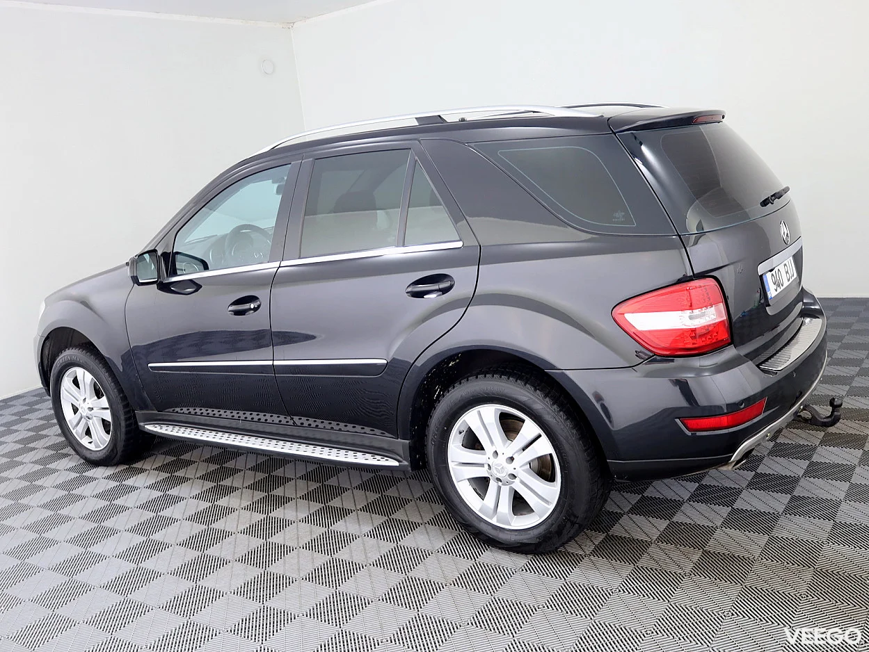 Mercedes-Benz ML300 3.0 141kW