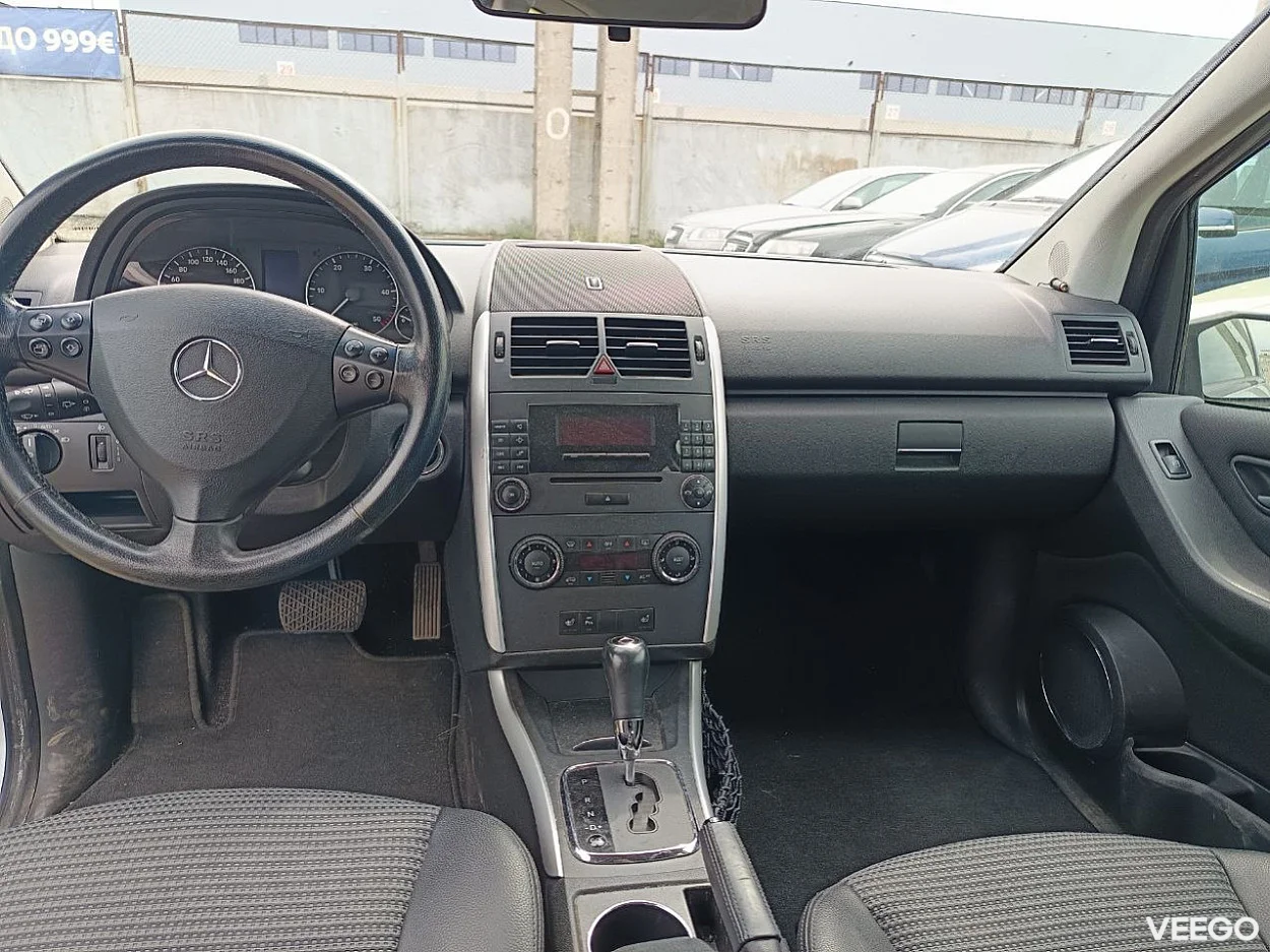 Mercedes-Benz A200 2.0 104kW