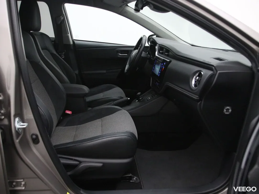 Toyota Auris 1.8 100kW