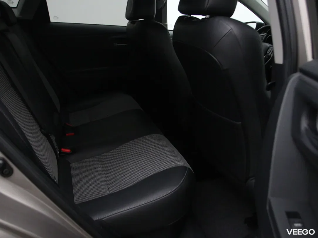 Toyota Auris 1.8 100kW