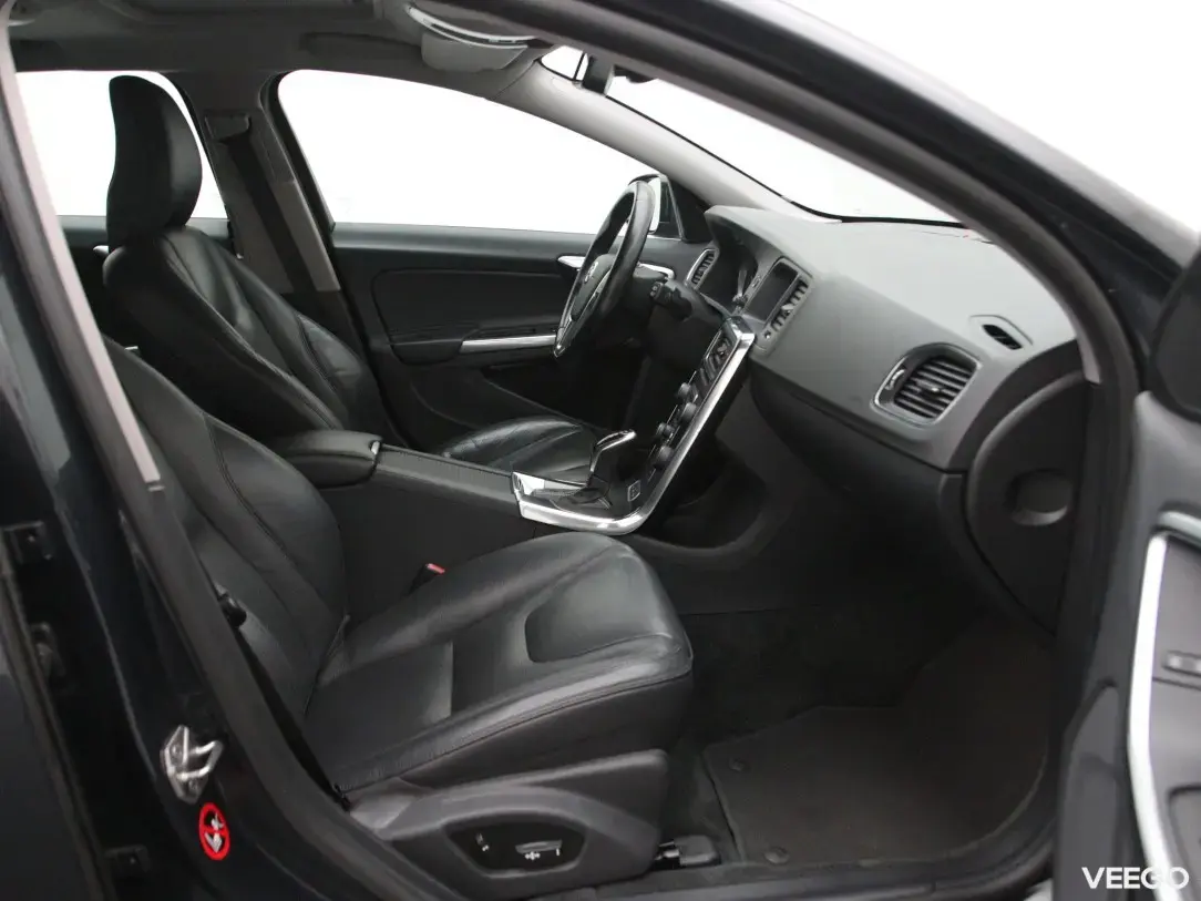 Volvo V60 2.4 158kW