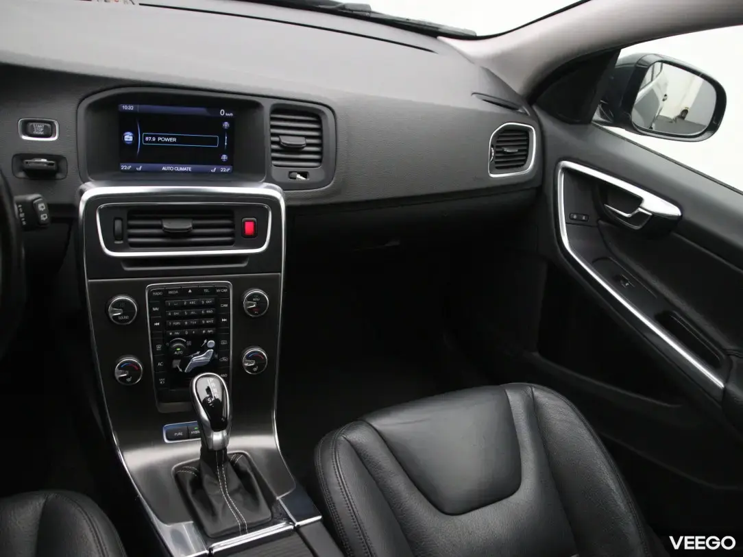 Volvo V60 2.4 158kW