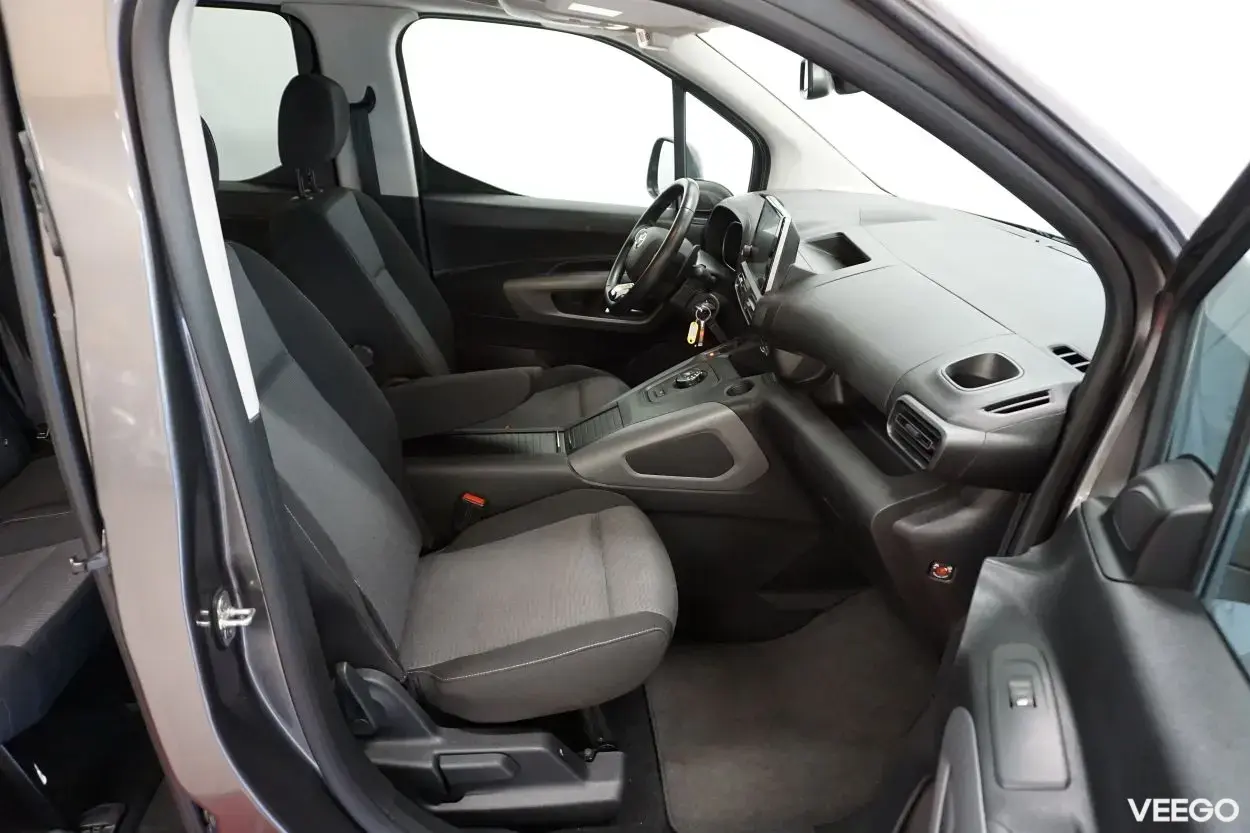 Toyota Proace City Family Long 7-kohta 1.5 96kW
