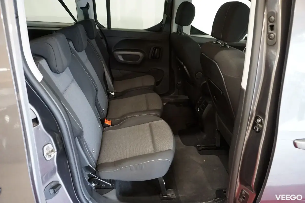 Toyota Proace City Family Long 7-kohta 1.5 96kW