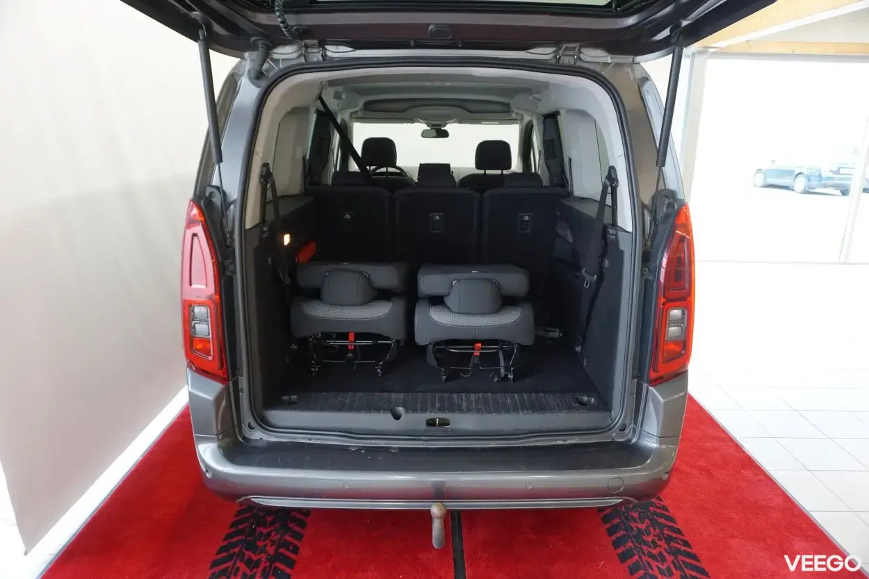 Toyota Proace City Family Long 7-kohta 1.5 96kW