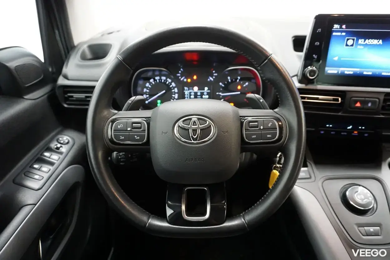 Toyota Proace City Family Long 7-kohta 1.5 96kW