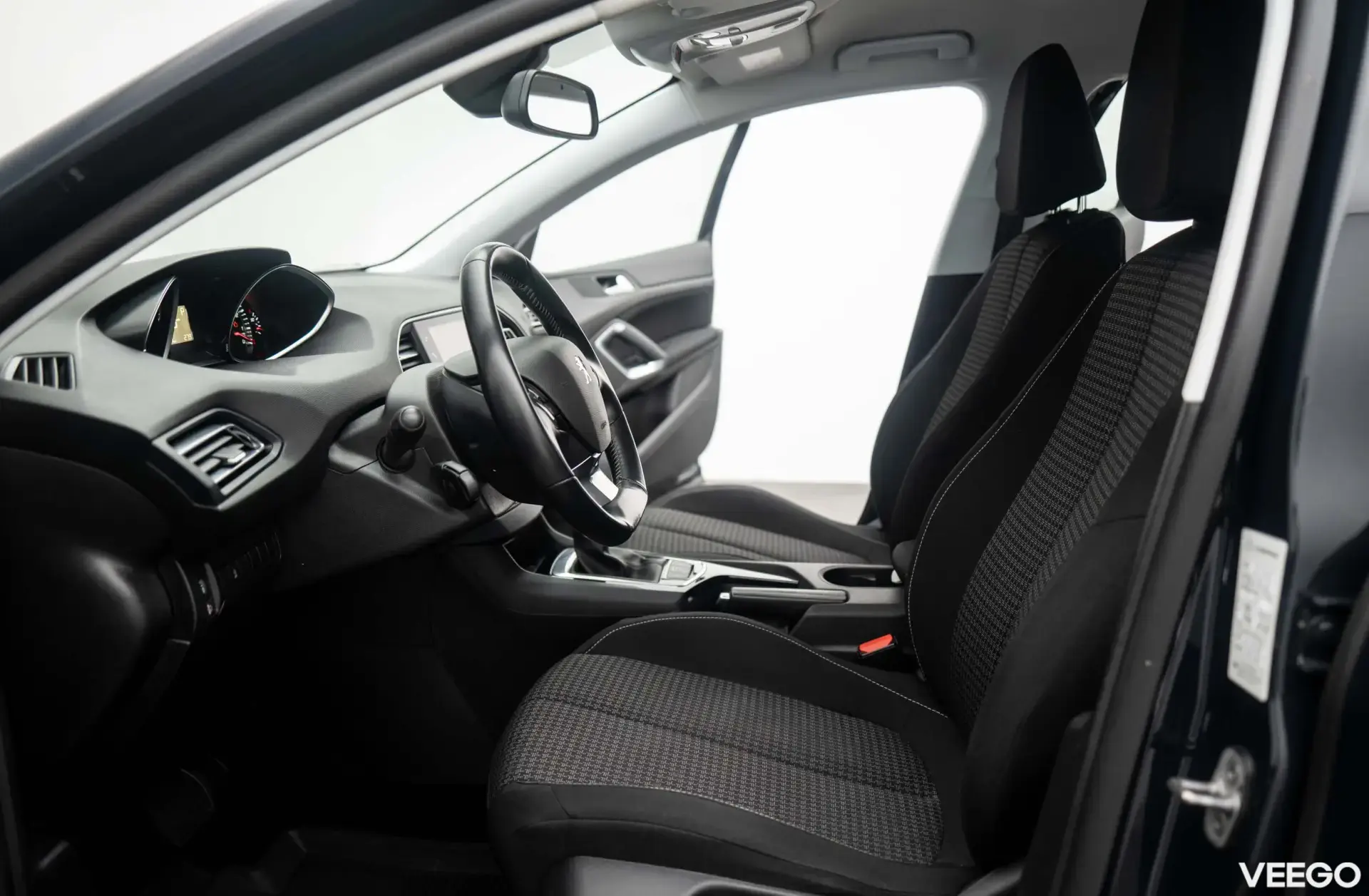 Peugeot 308 Active PureTech 130 1.2 96kW