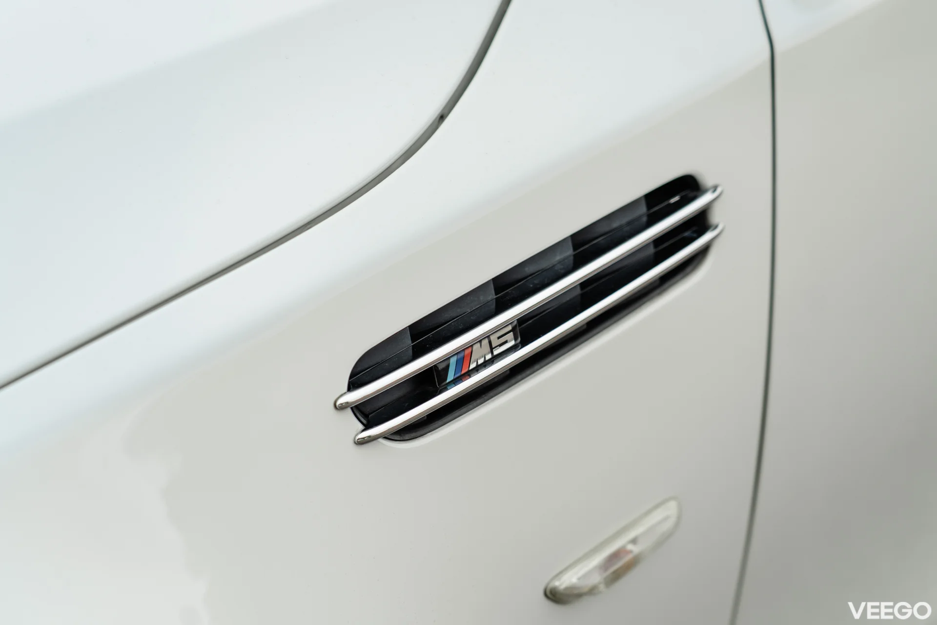 BMW M5 5.0 373kW