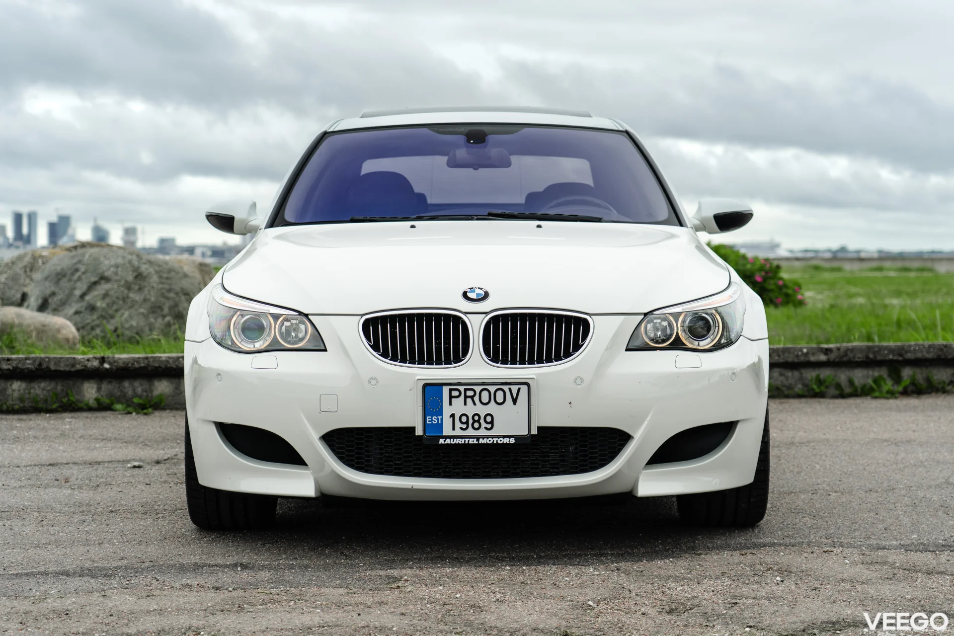 BMW M5 5.0 373kW