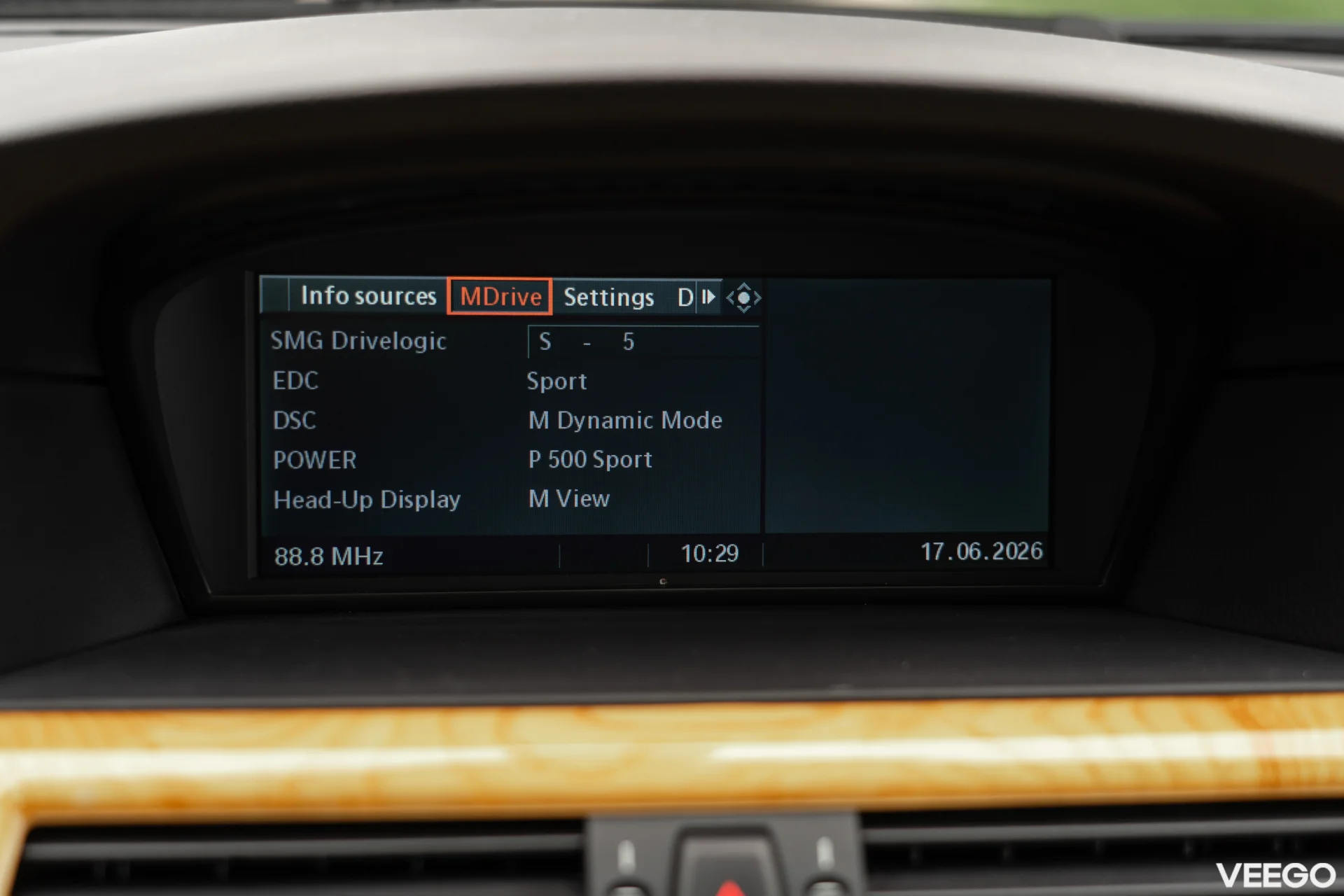 BMW M5 5.0 373kW