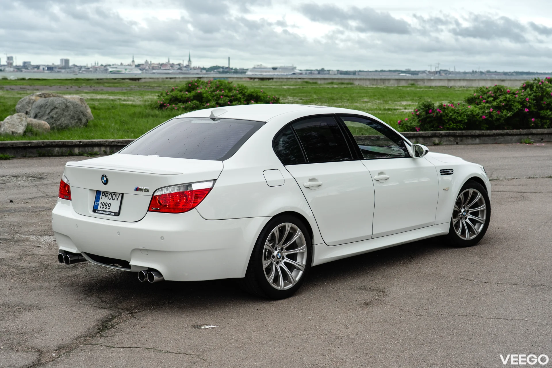 BMW M5 5.0 373kW