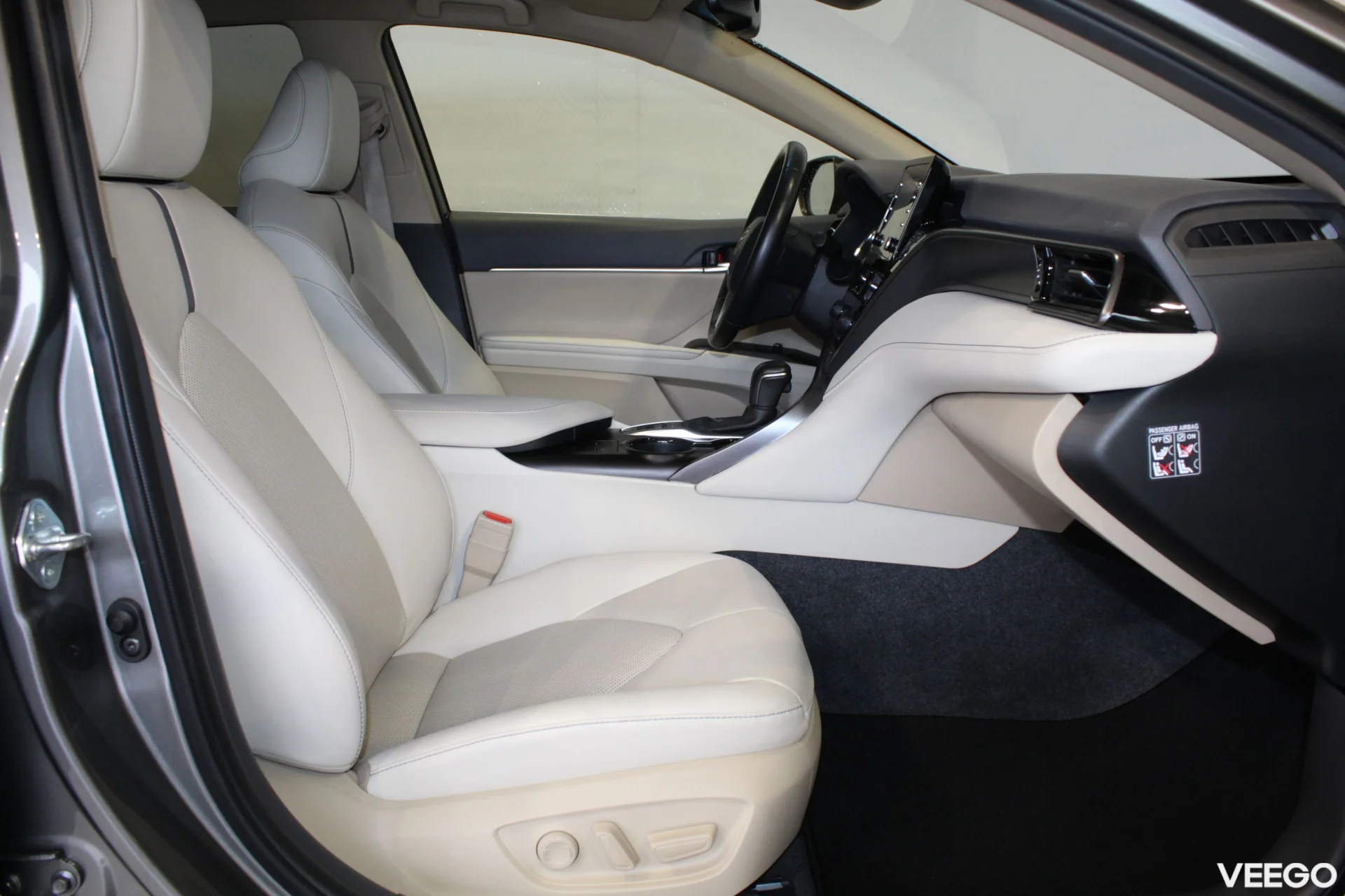 Toyota Camry Luxury Business 2.5 131kW