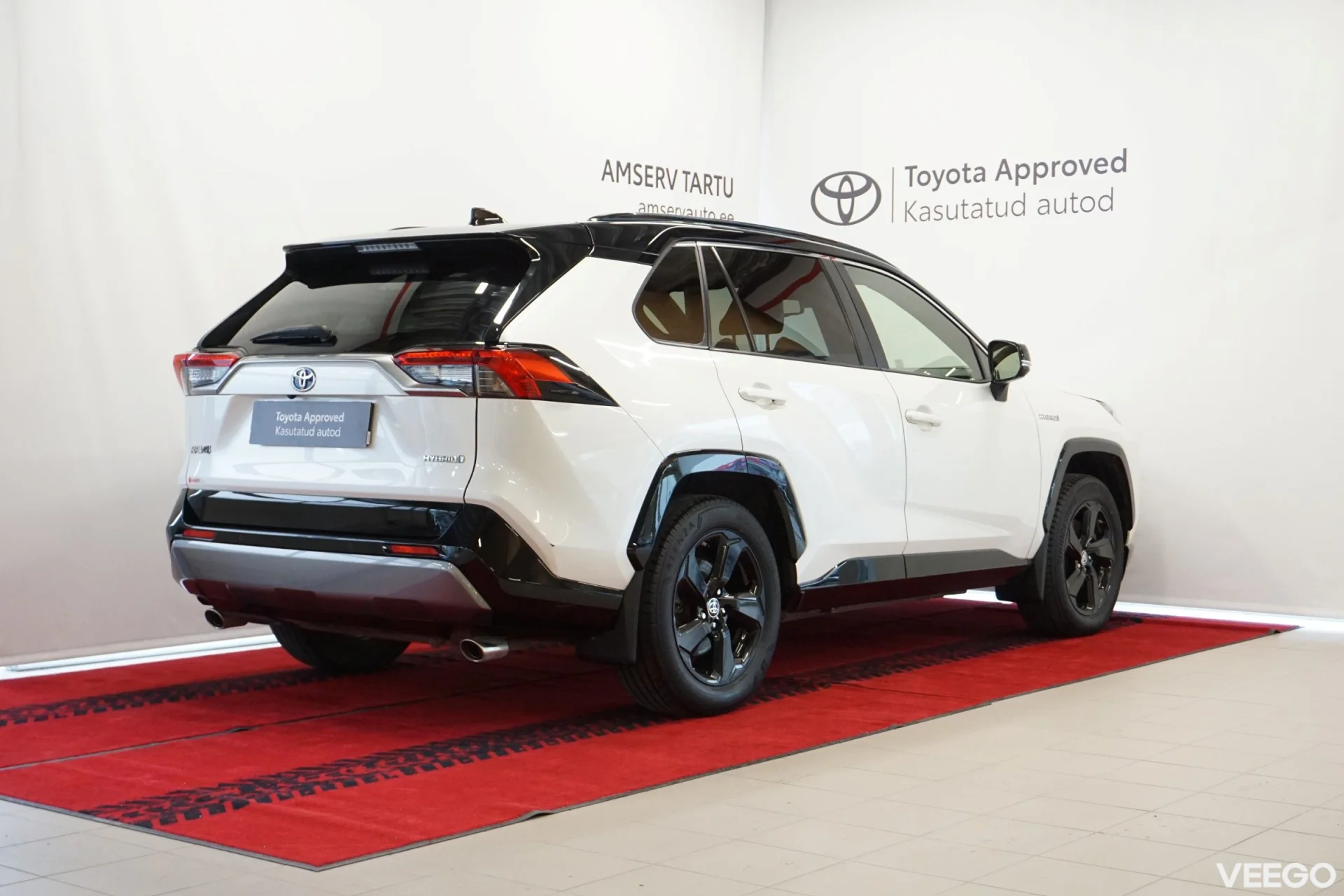 Toyota RAV4 Style + Technology Style pakett 2.5 131kW