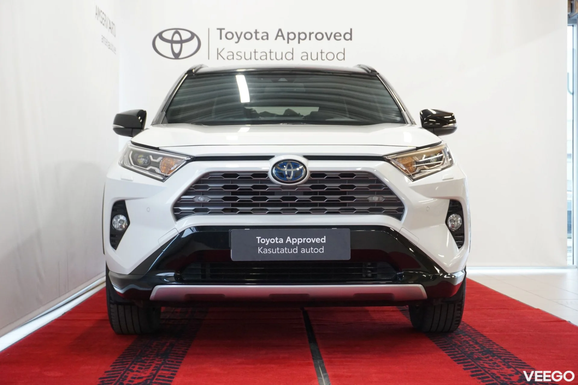 Toyota RAV4 Style + Technology Style pakett 2.5 131kW
