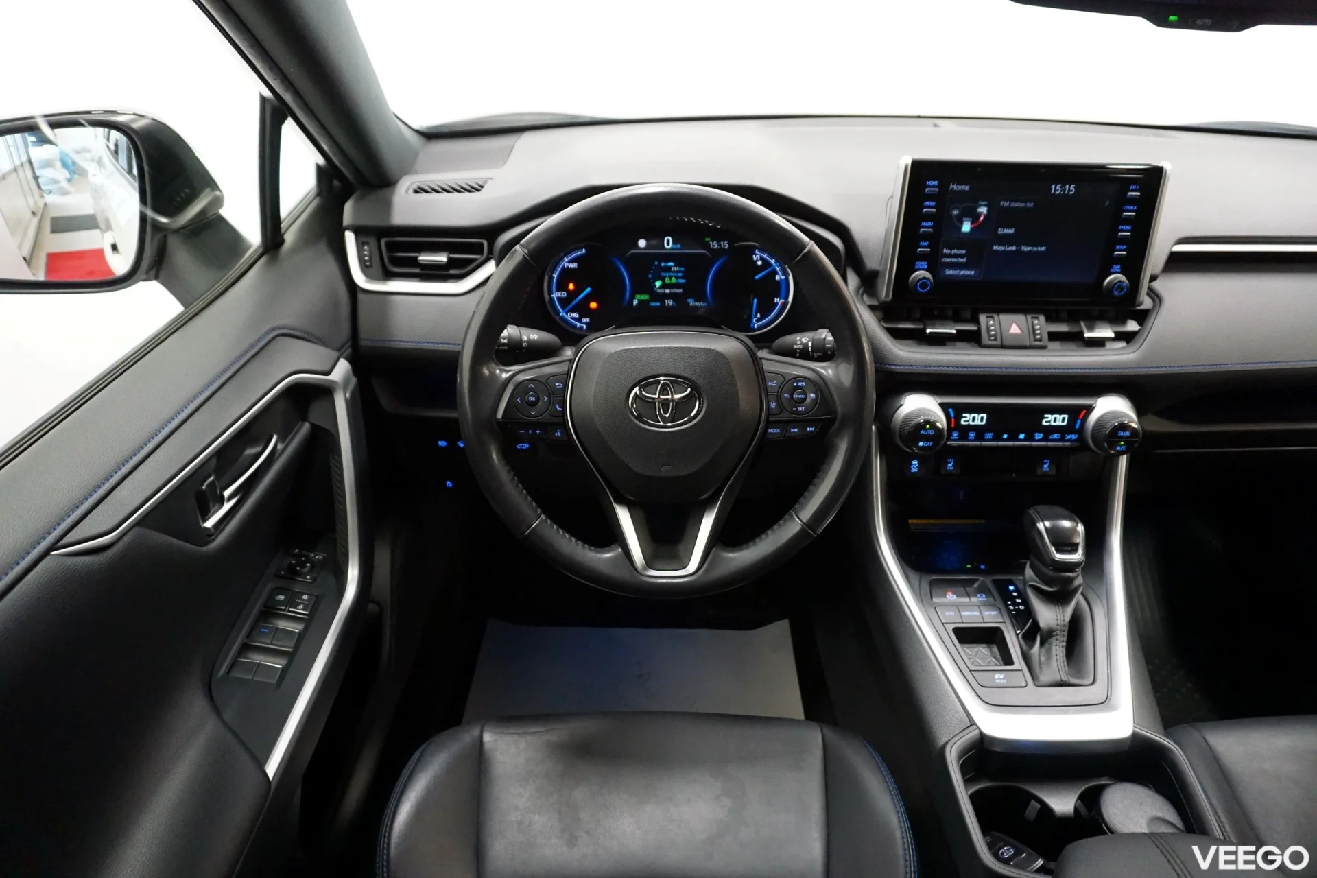 Toyota RAV4 Style + Technology Style pakett 2.5 131kW