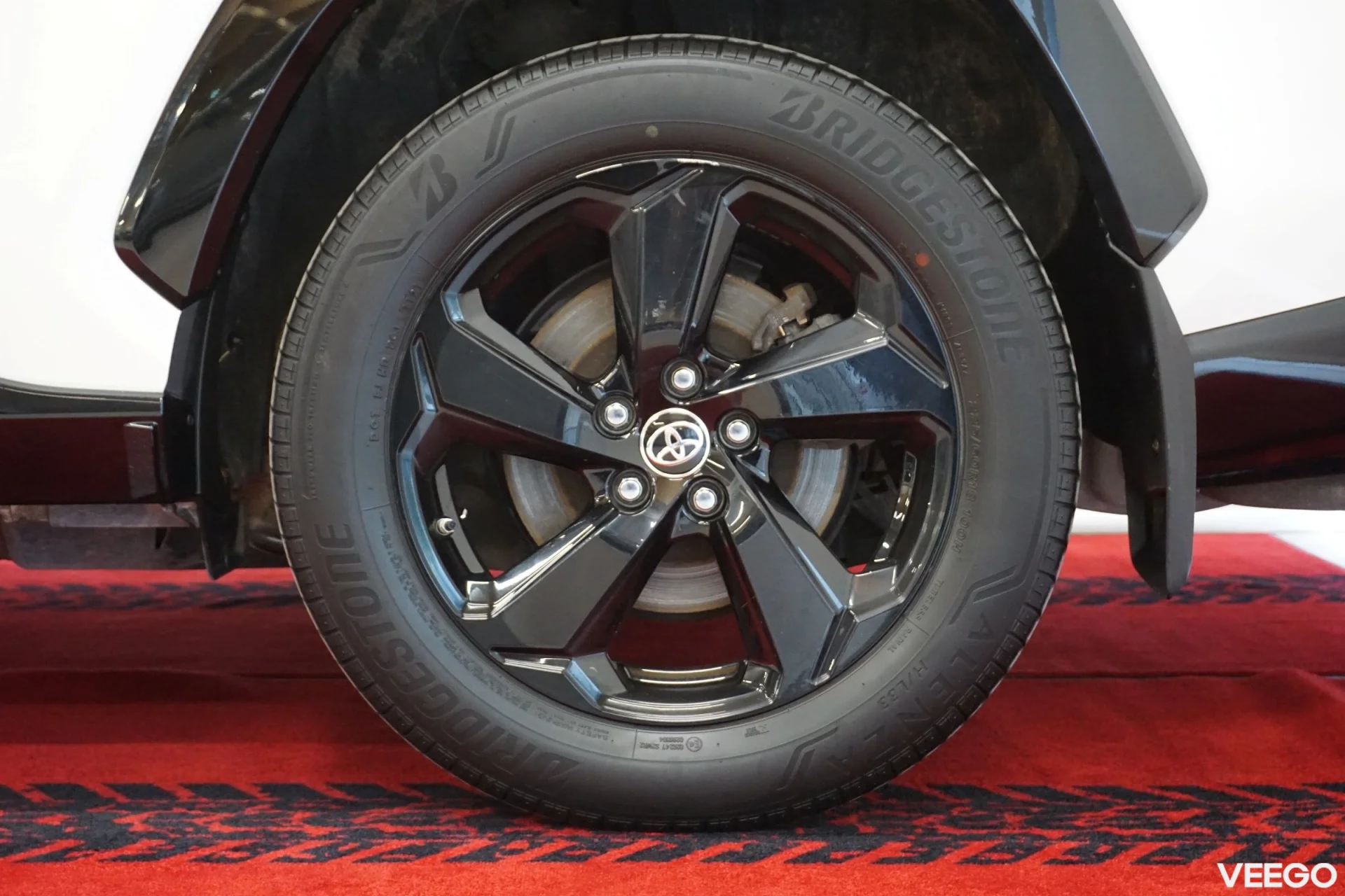Toyota RAV4 Style + Technology Style pakett 2.5 131kW