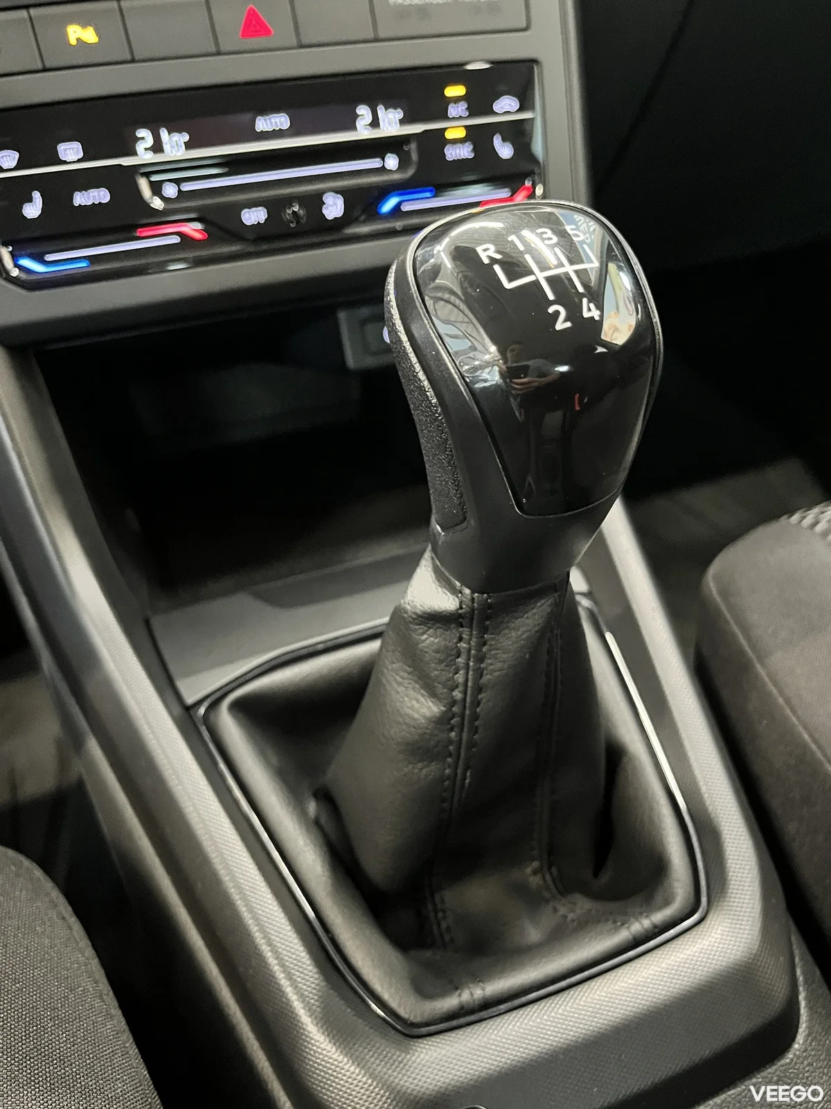 Volkswagen T-Cross 1 70kW