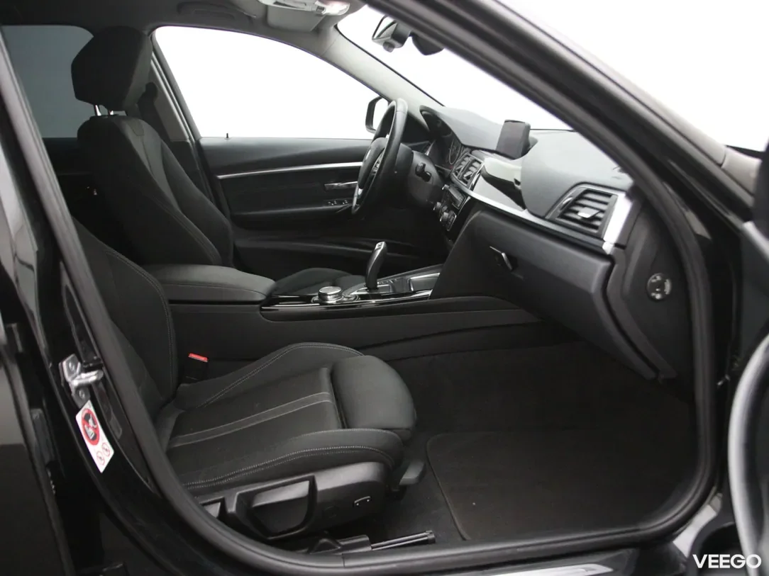 BMW 330 3 190kW