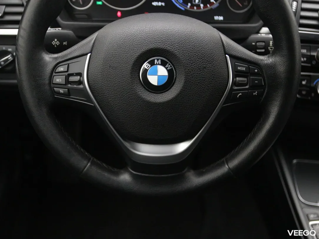 BMW 330 3 190kW