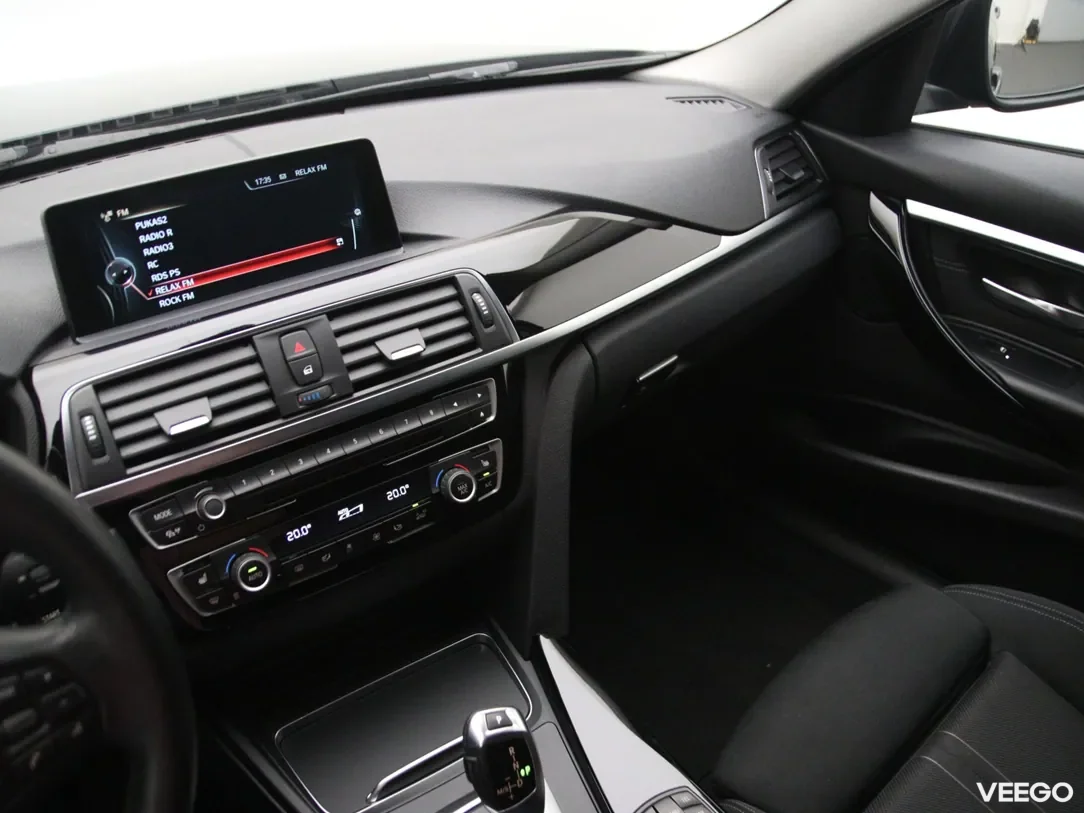 BMW 330 3 190kW