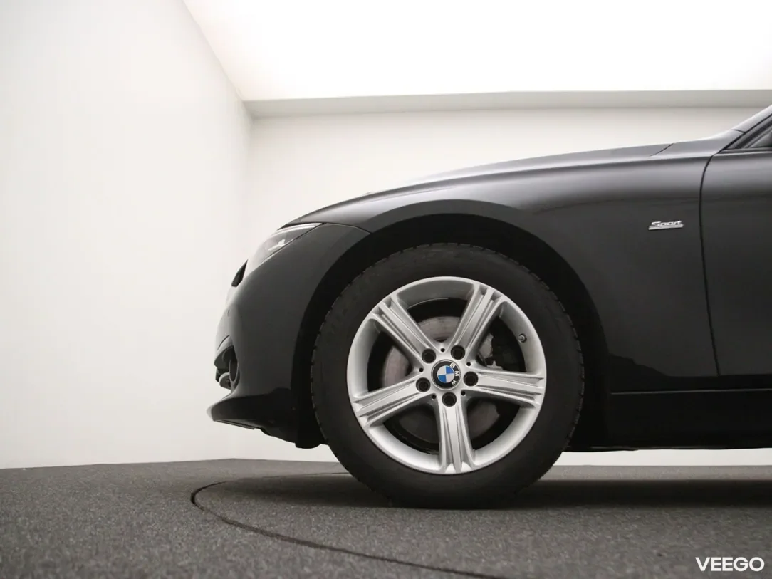 BMW 330 3 190kW