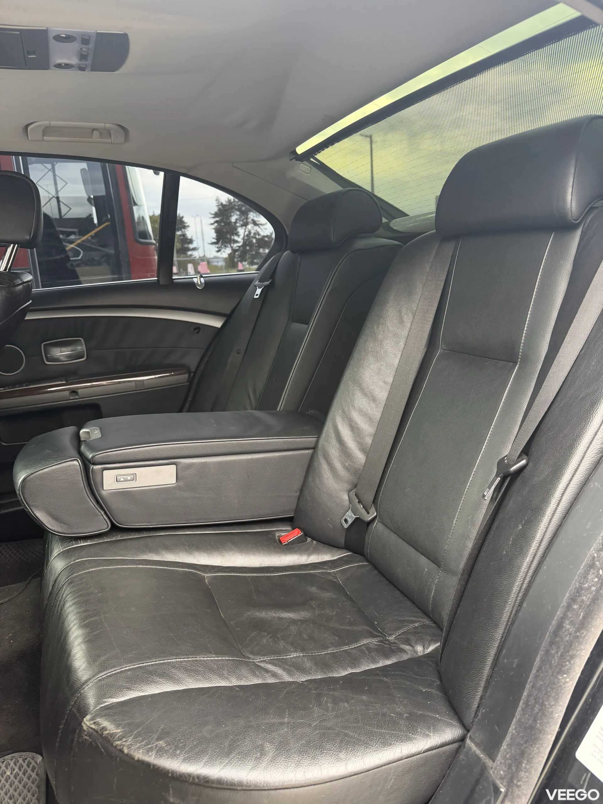 BMW 745 4.4 245kW