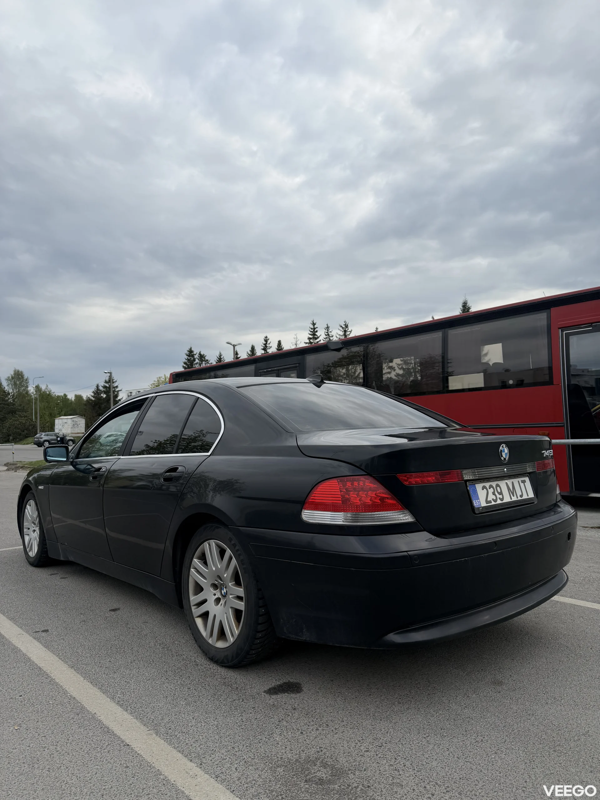 BMW 745 4.4 245kW