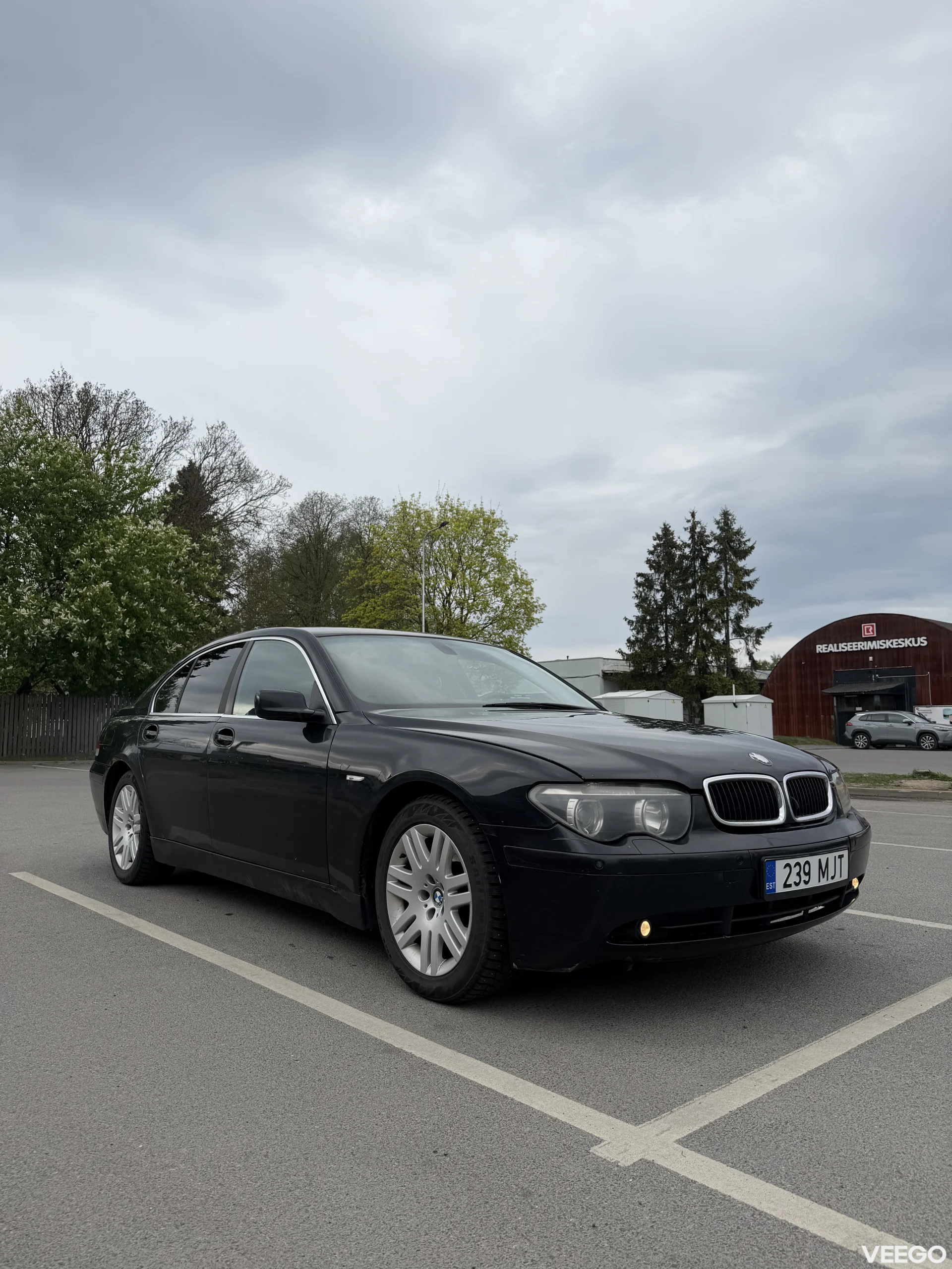 BMW 745 4.4 245kW