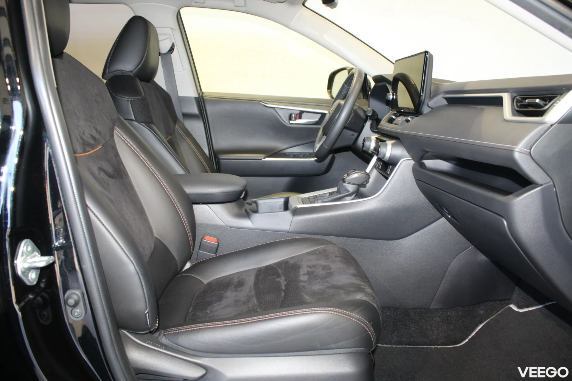 Toyota RAV4 Luxury Plus 2.5 131kW