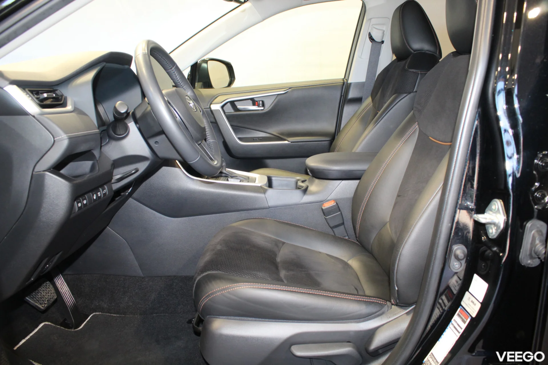 Toyota RAV4 Luxury Plus 2.5 131kW