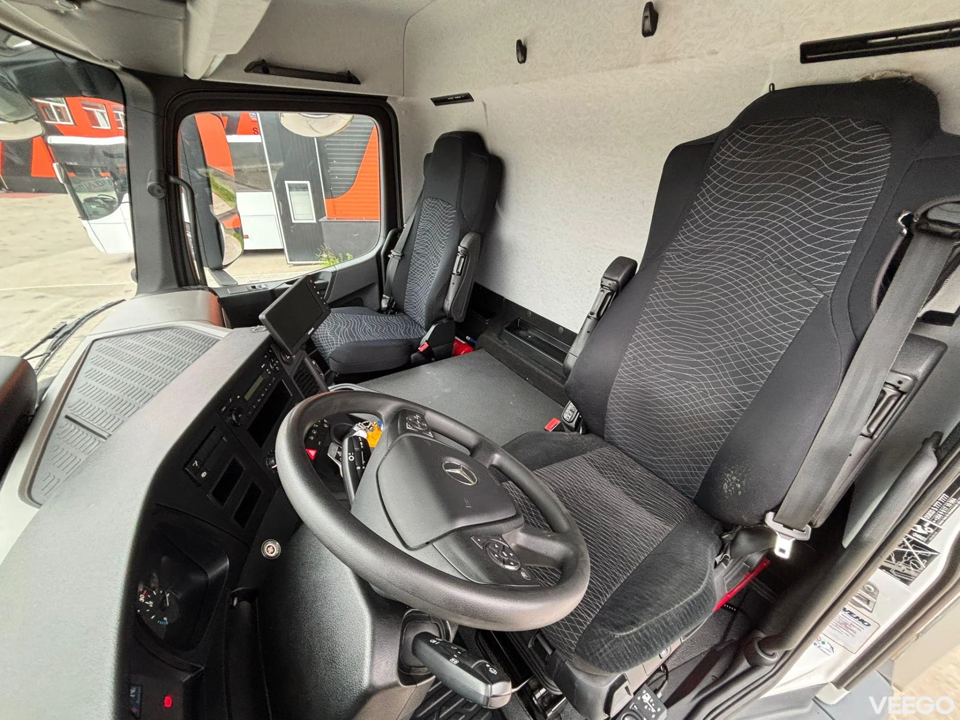 Mercedes-Benz Actros BOX L=8510 mm 270kW