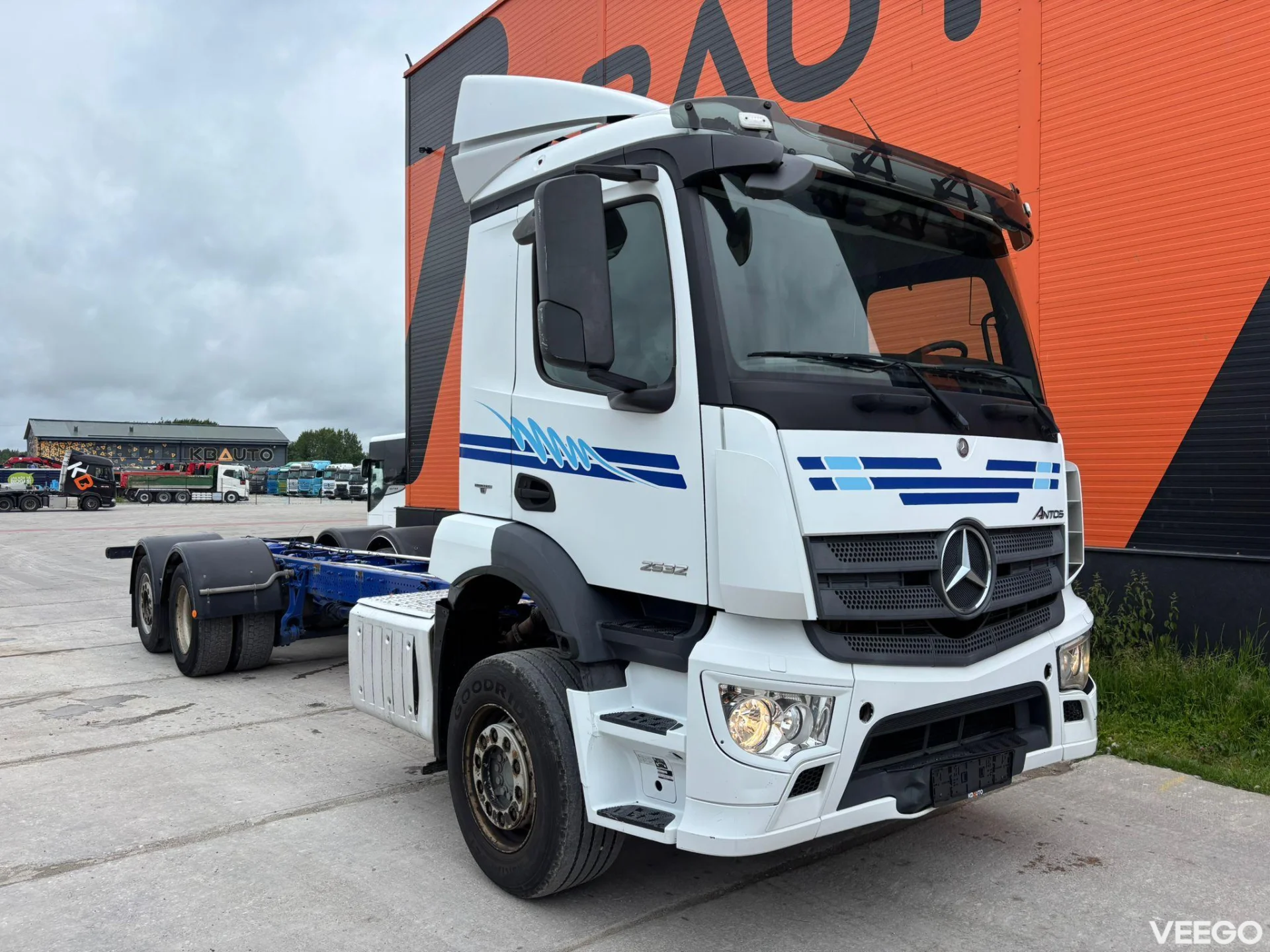 Mercedes-Benz Antos CHASSIS L=8792 mm 320kW