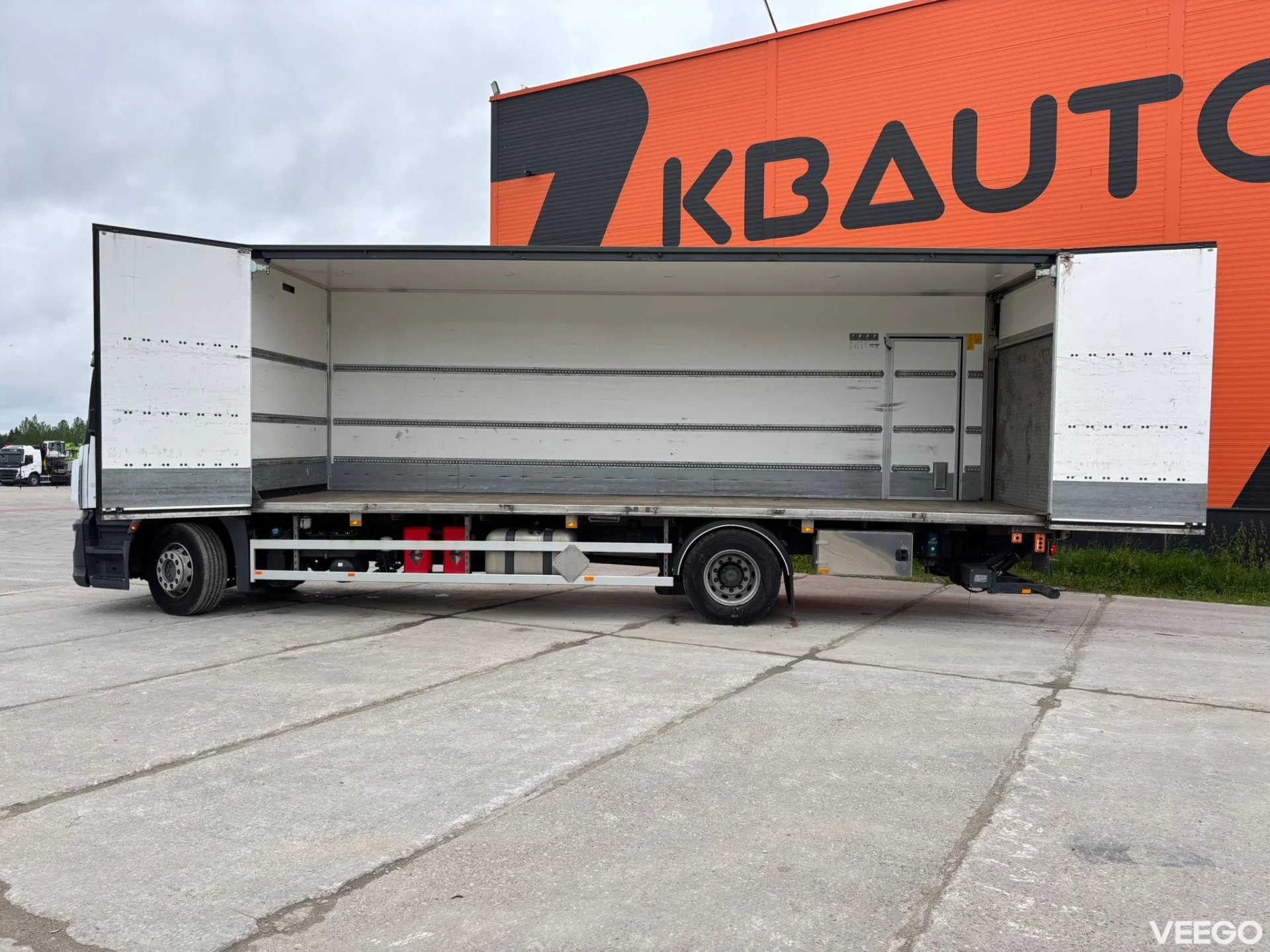 Mercedes-Benz Actros BOX L=8510 mm 270kW