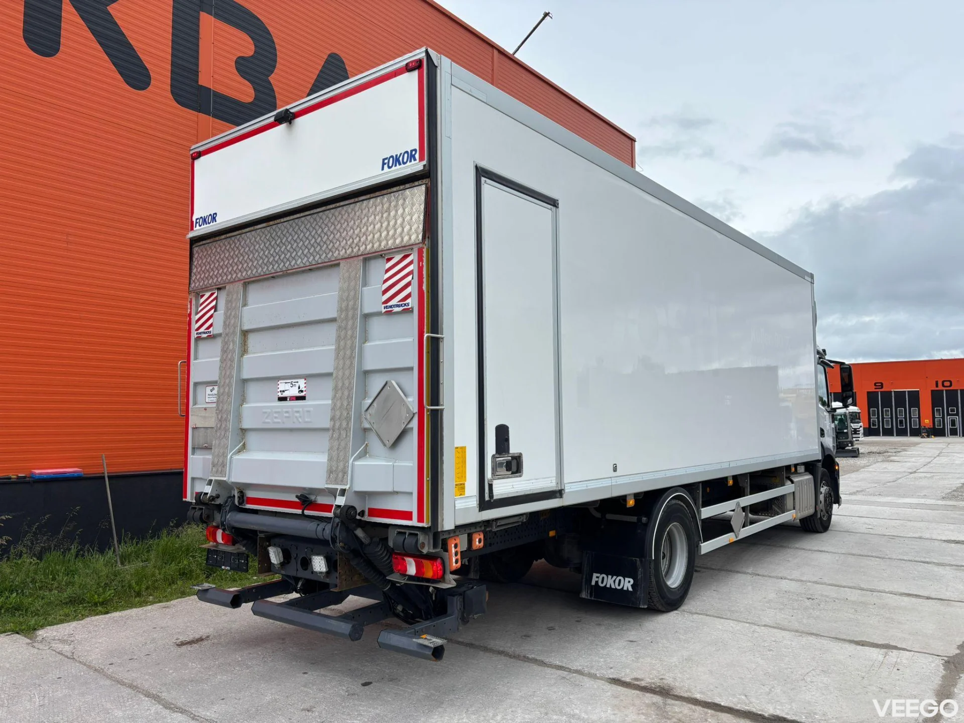 Mercedes-Benz Actros BOX L=8510 mm 270kW